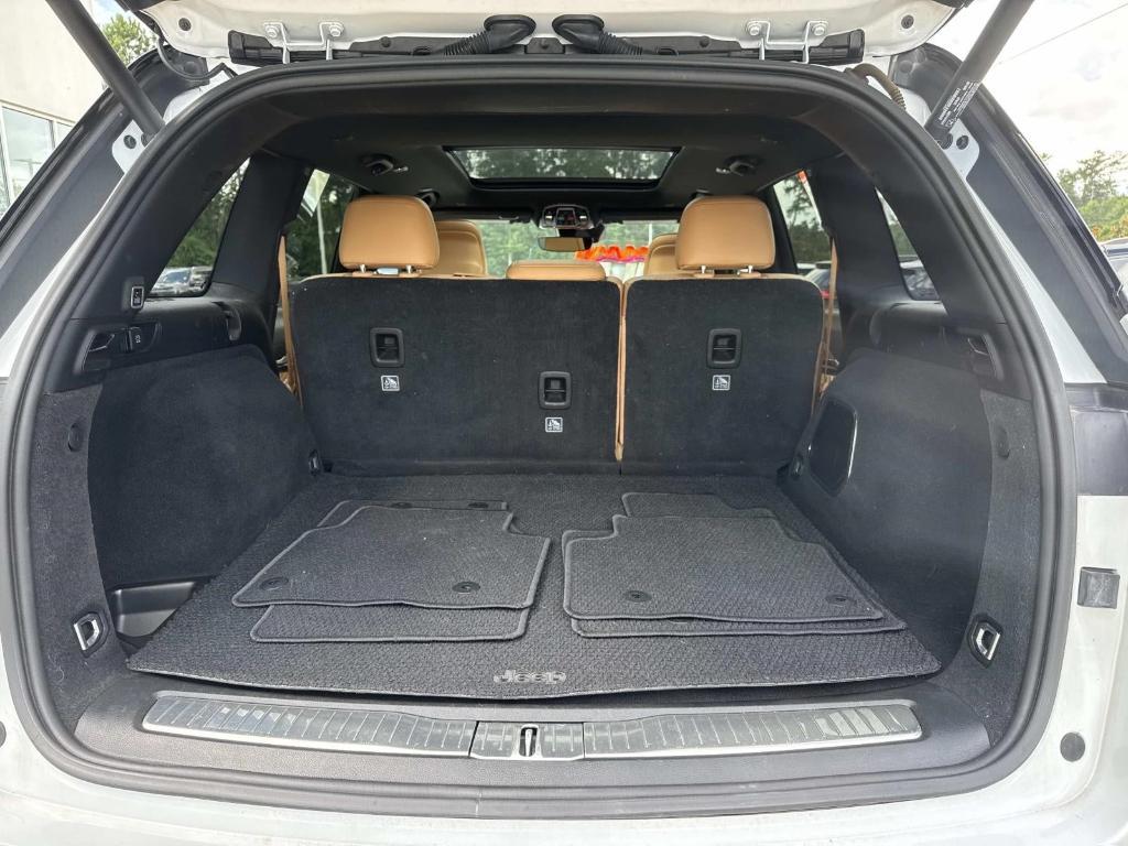 used 2022 Jeep Grand Cherokee car, priced at $40,598