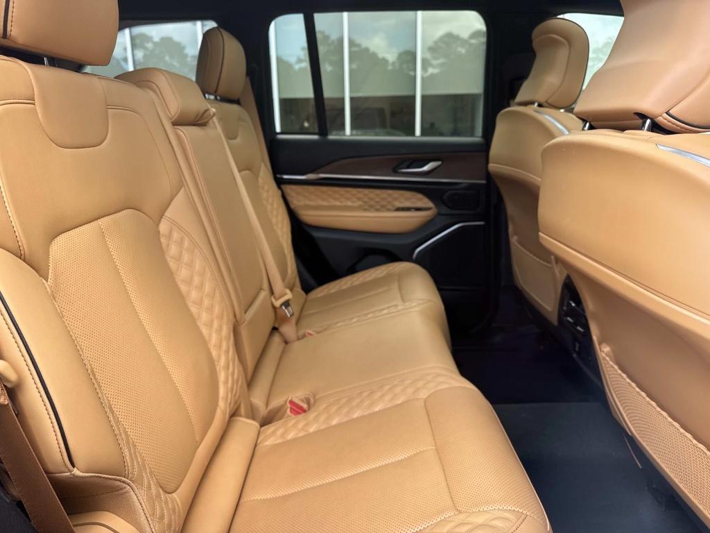used 2022 Jeep Grand Cherokee car, priced at $40,598