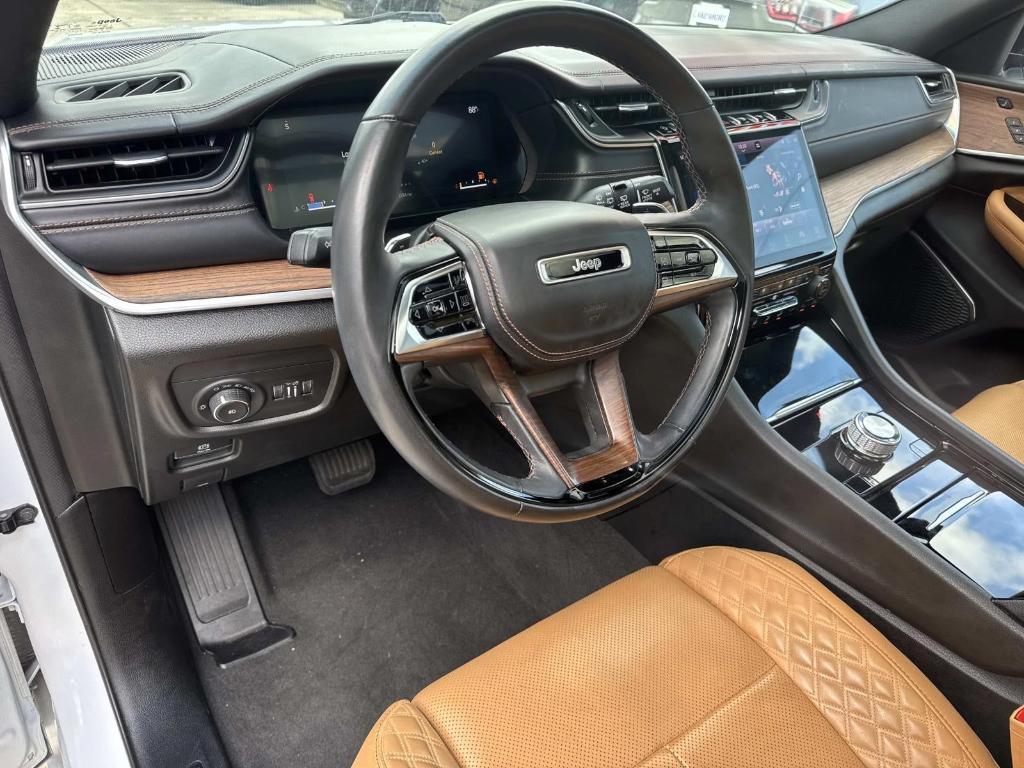 used 2022 Jeep Grand Cherokee car, priced at $40,598