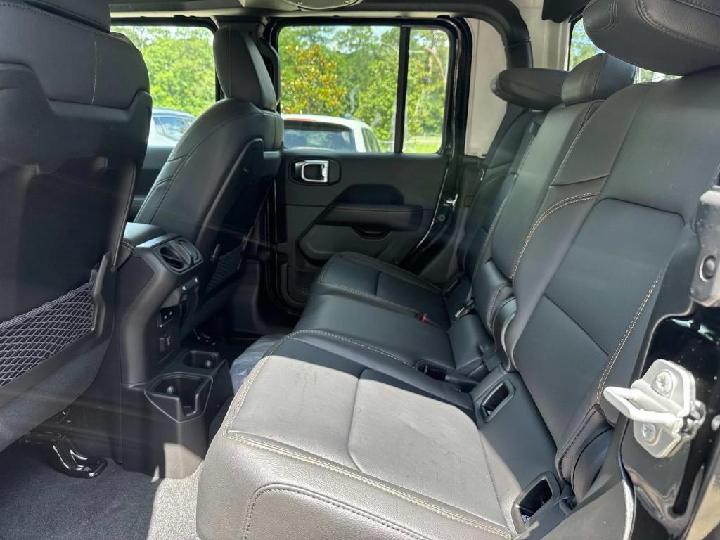 new 2025 Jeep Gladiator car, priced at $50,990