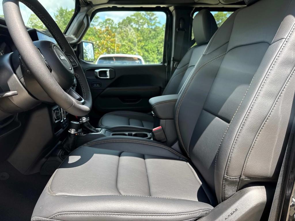 new 2025 Jeep Gladiator car, priced at $50,990