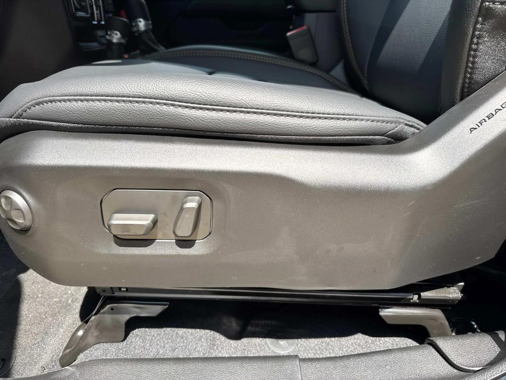 new 2025 Jeep Gladiator car, priced at $50,990