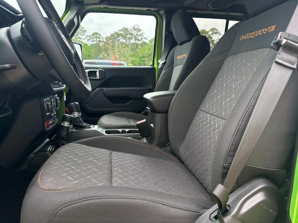 new 2025 Jeep Gladiator car, priced at $51,535