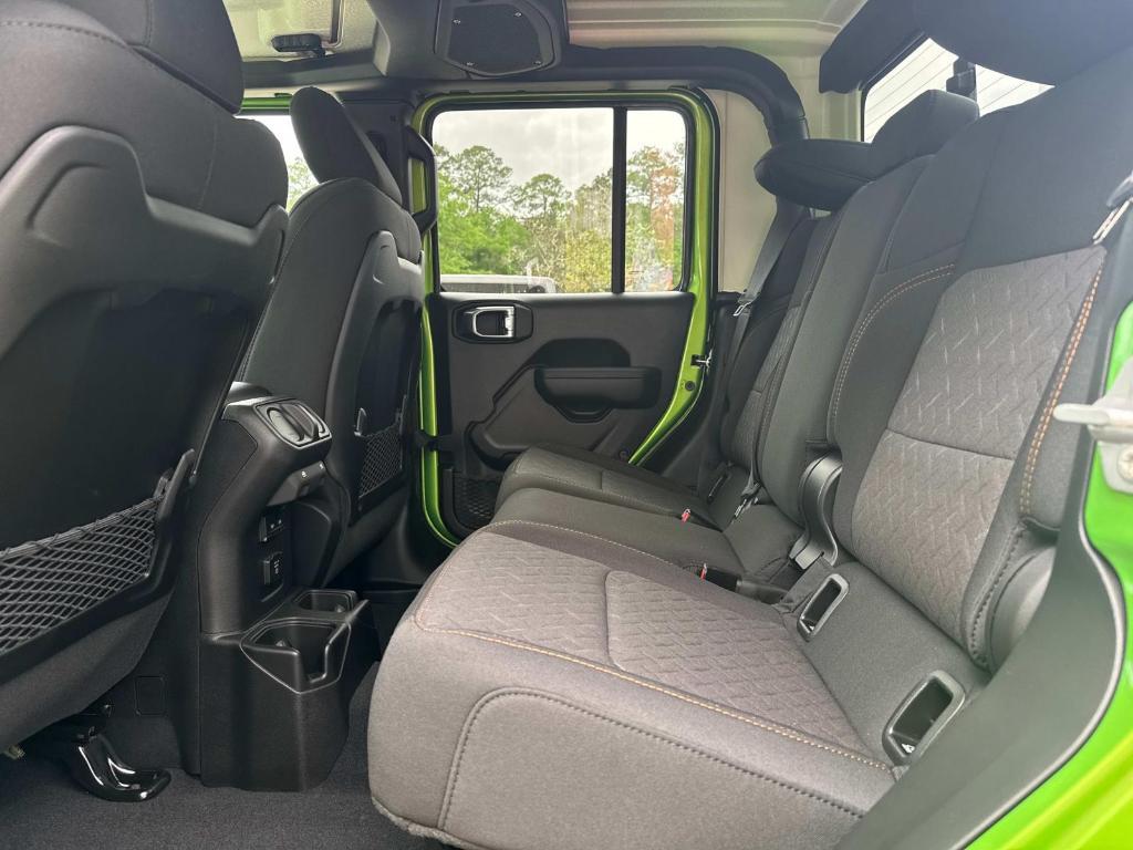 new 2025 Jeep Gladiator car, priced at $53,385