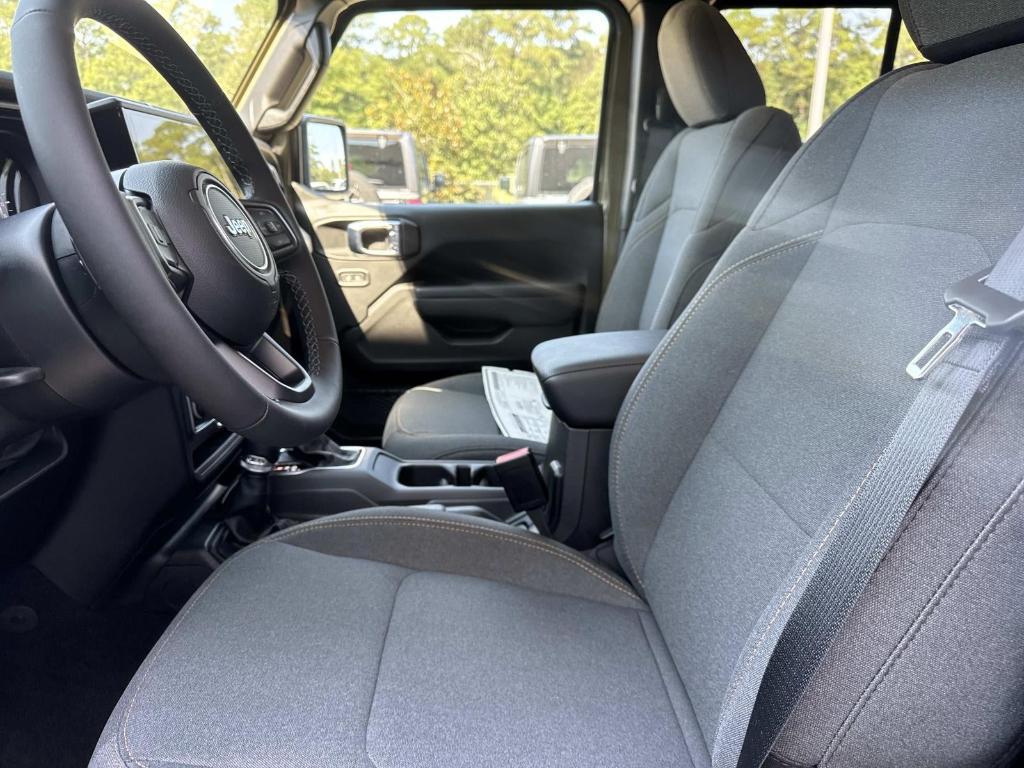 new 2025 Jeep Wrangler car, priced at $47,835