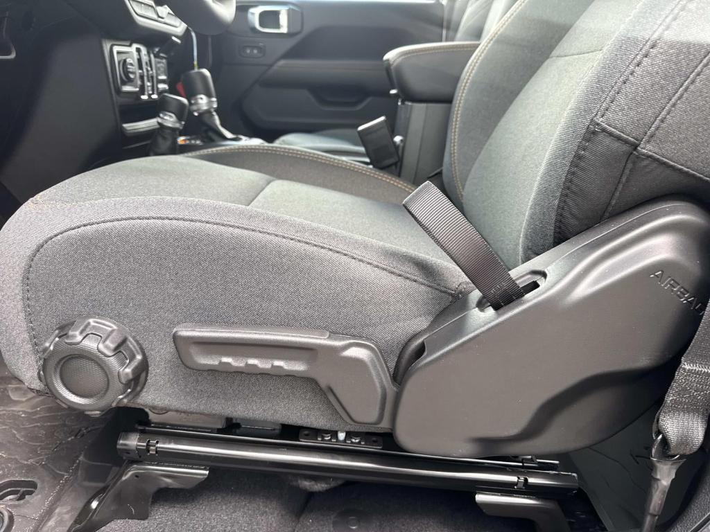 new 2025 Jeep Wrangler car, priced at $52,320