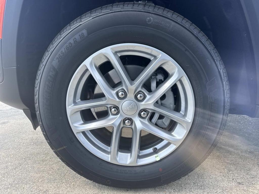 new 2025 Jeep Grand Cherokee car, priced at $36,875