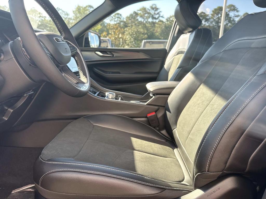 new 2025 Jeep Grand Cherokee L car, priced at $44,875