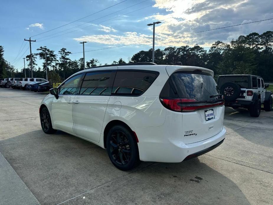 new 2024 Chrysler Pacifica car, priced at $45,745