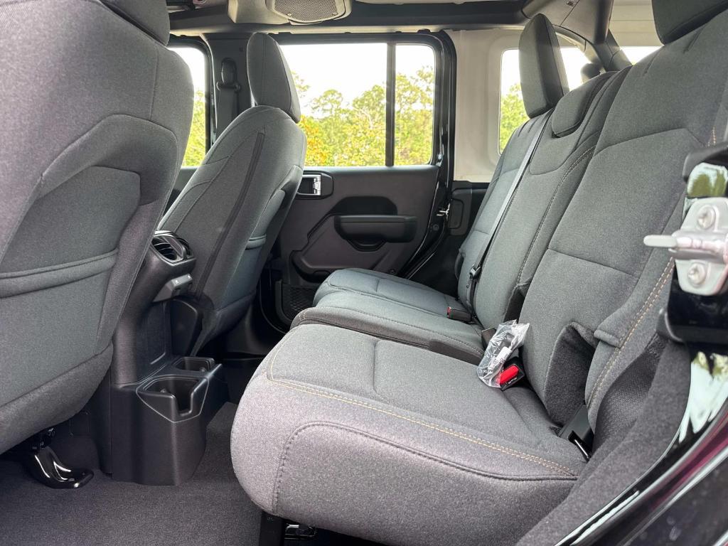 new 2025 Jeep Wrangler car, priced at $39,080