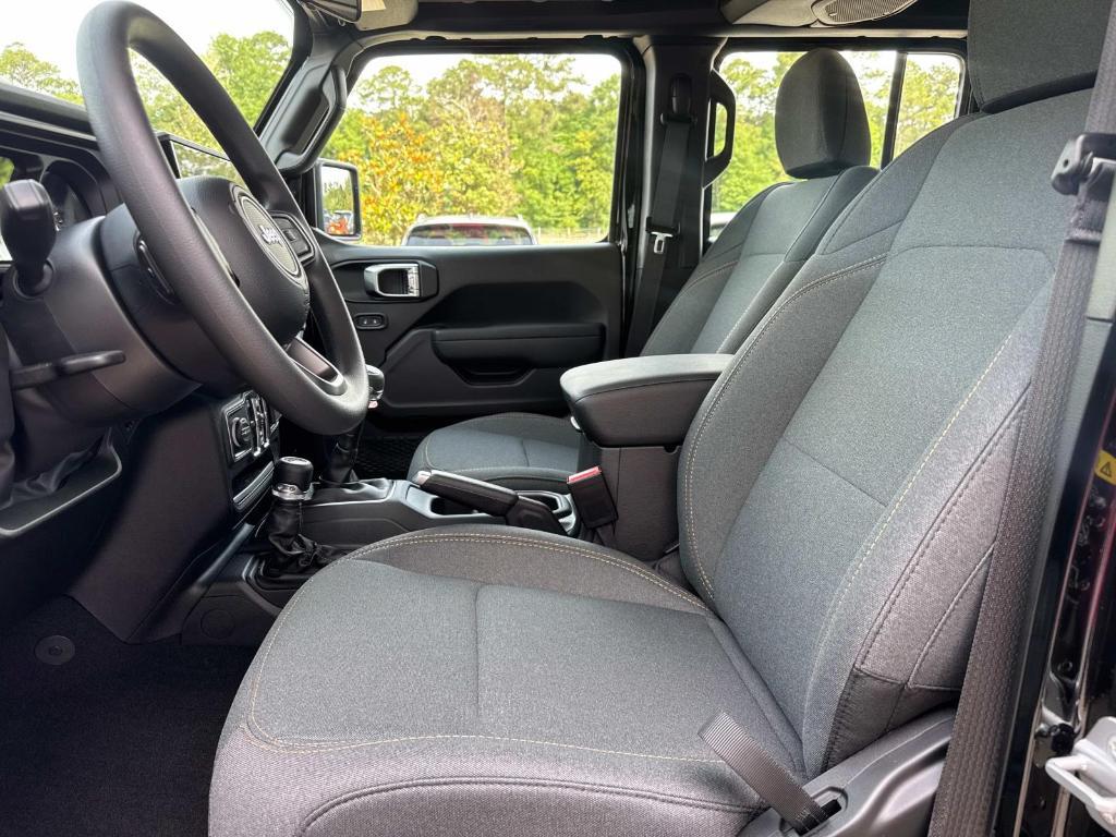 new 2025 Jeep Wrangler car, priced at $39,080