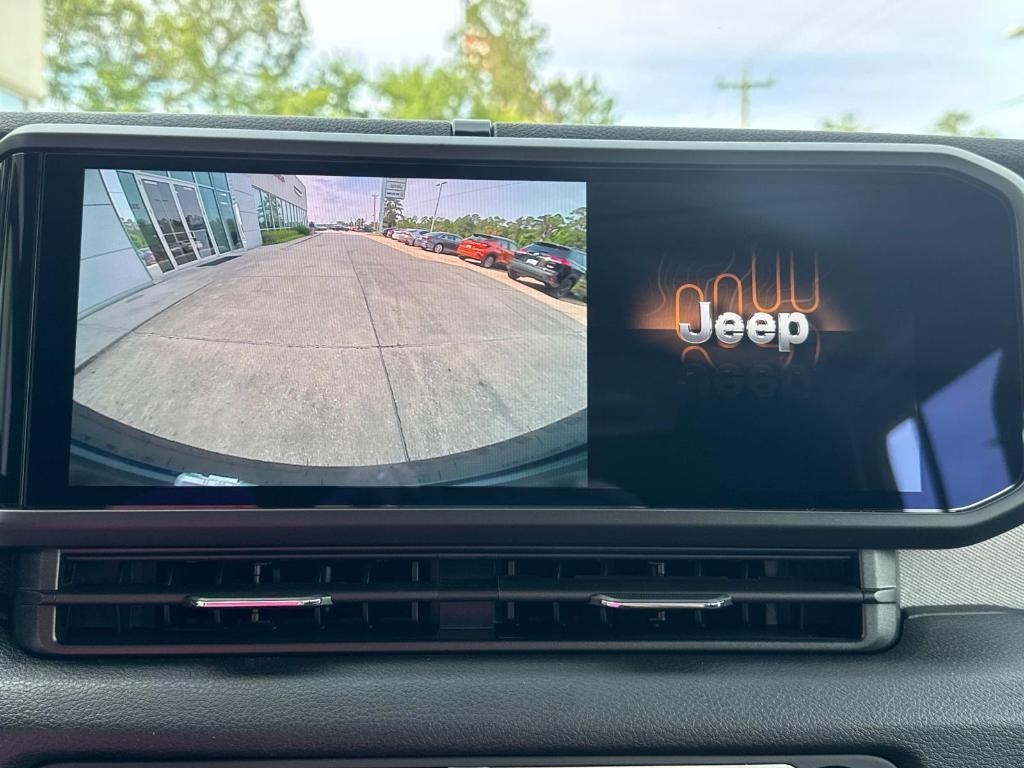 new 2025 Jeep Wrangler car, priced at $39,080