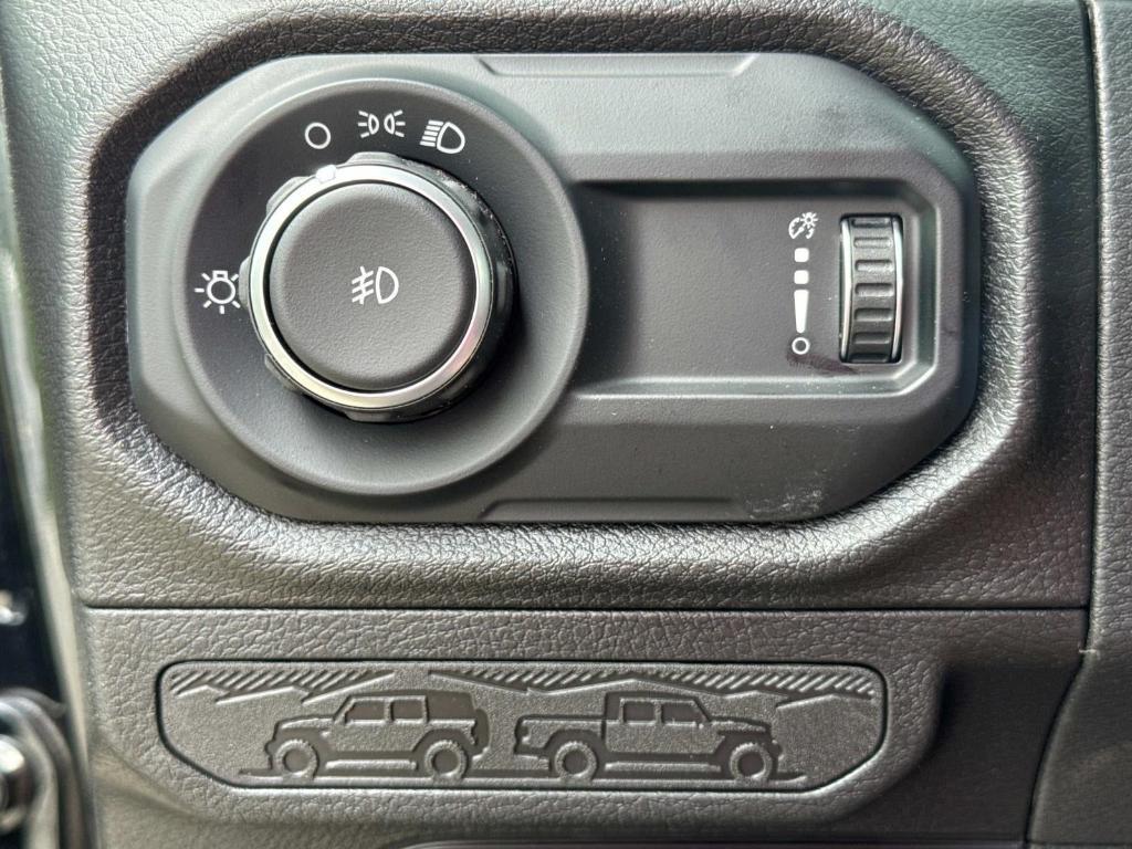 new 2025 Jeep Wrangler car, priced at $39,080