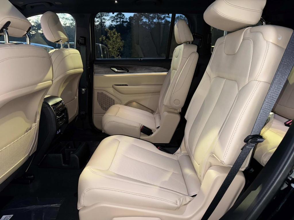 new 2025 Jeep Grand Cherokee L car, priced at $54,555