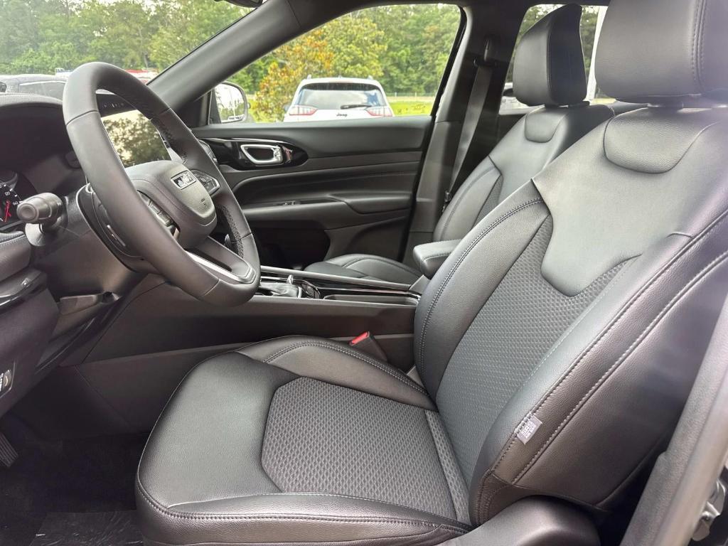 new 2025 Jeep Compass car, priced at $30,755