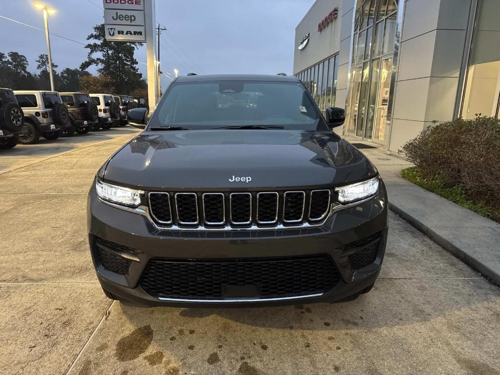 new 2025 Jeep Grand Cherokee car, priced at $39,970