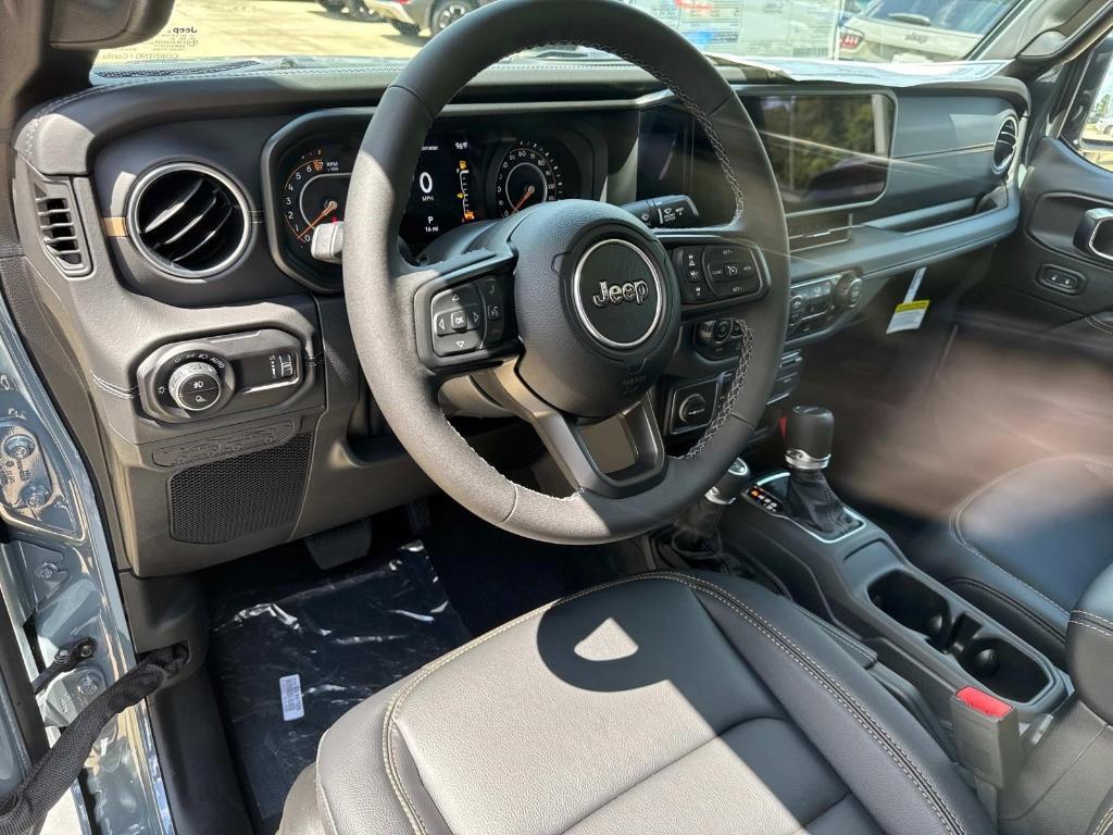 new 2025 Jeep Gladiator car, priced at $46,435