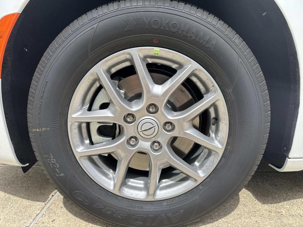 new 2025 Chrysler Pacifica car, priced at $43,725