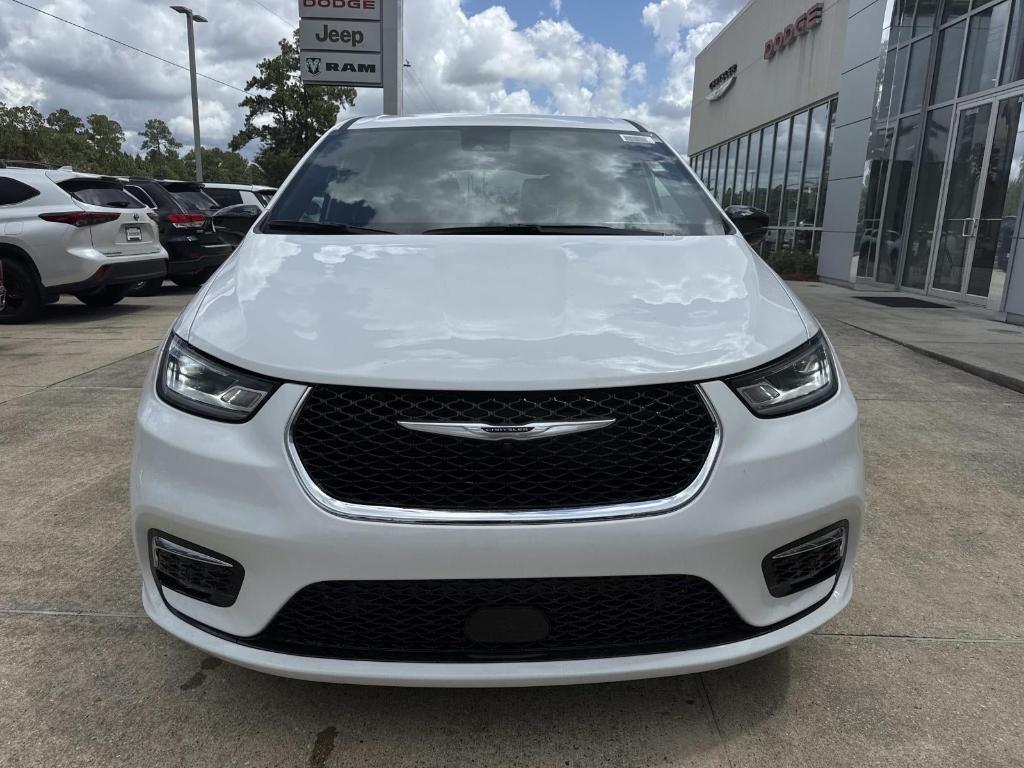 new 2025 Chrysler Pacifica car, priced at $43,725