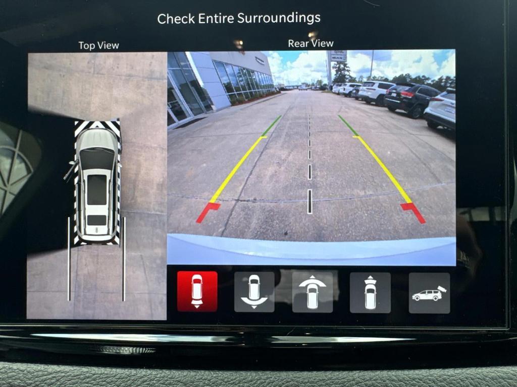 new 2025 Chrysler Pacifica car, priced at $43,725