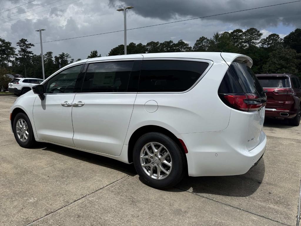 new 2025 Chrysler Pacifica car, priced at $44,850