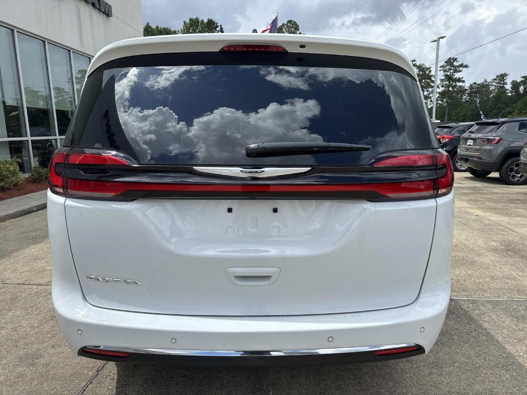 new 2025 Chrysler Pacifica car, priced at $44,850
