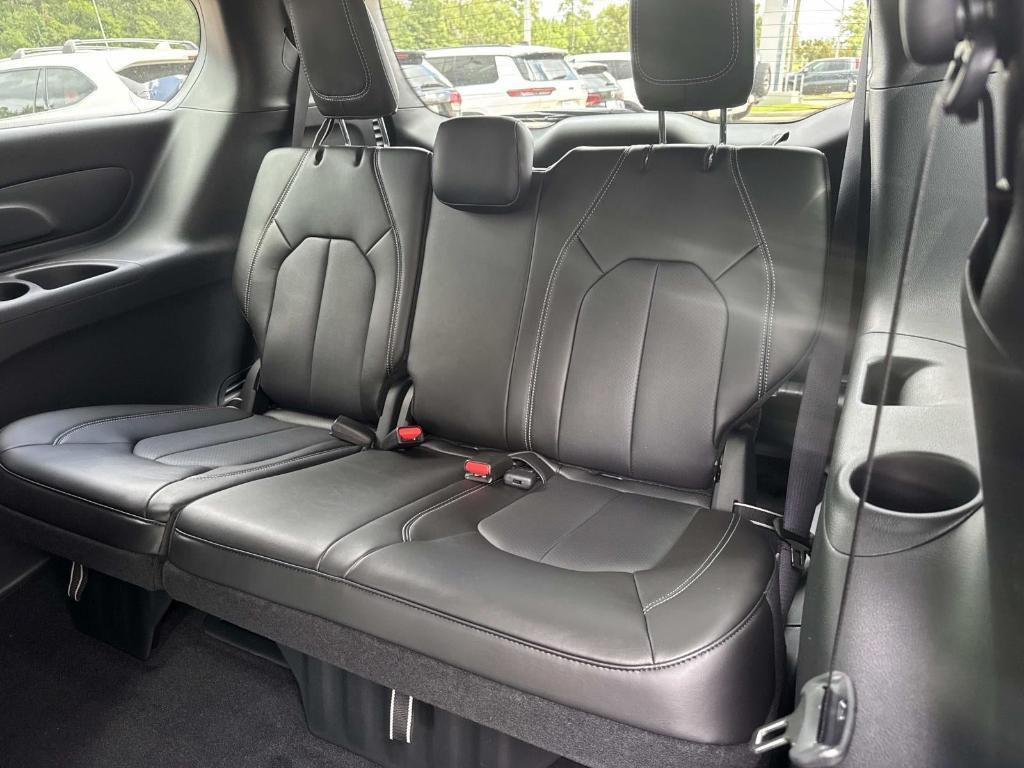 new 2025 Chrysler Pacifica car, priced at $44,850