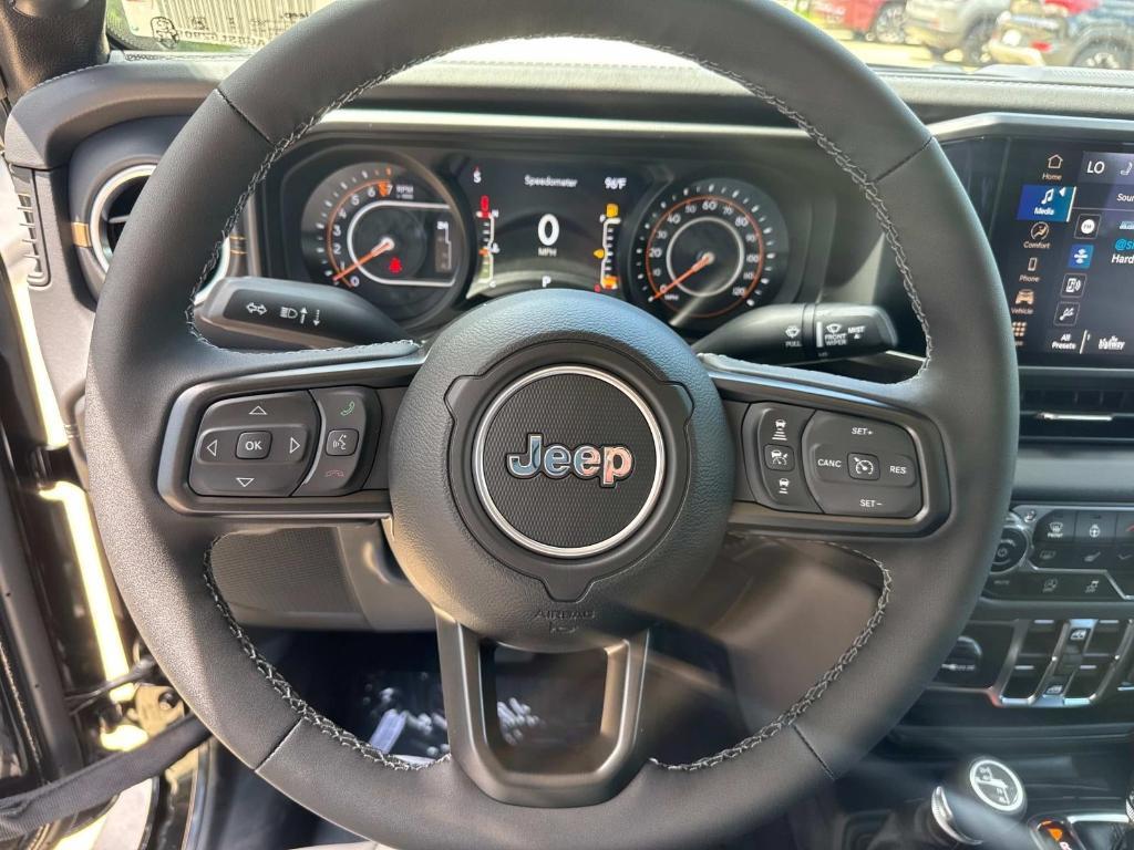 new 2025 Jeep Gladiator car, priced at $46,185