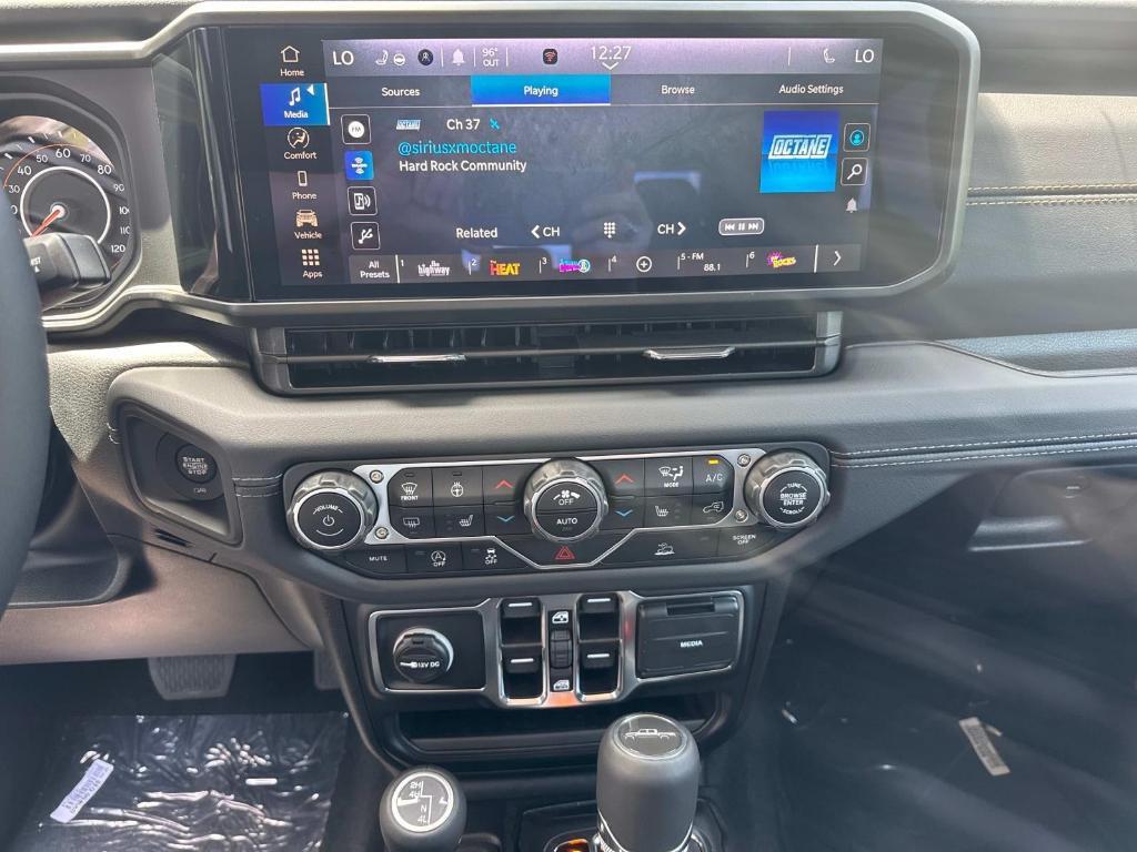 new 2025 Jeep Gladiator car, priced at $44,835