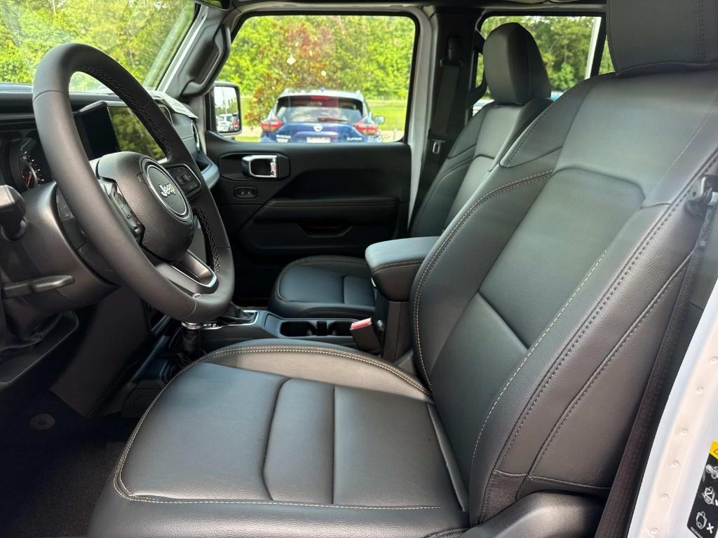 new 2025 Jeep Gladiator car, priced at $48,795