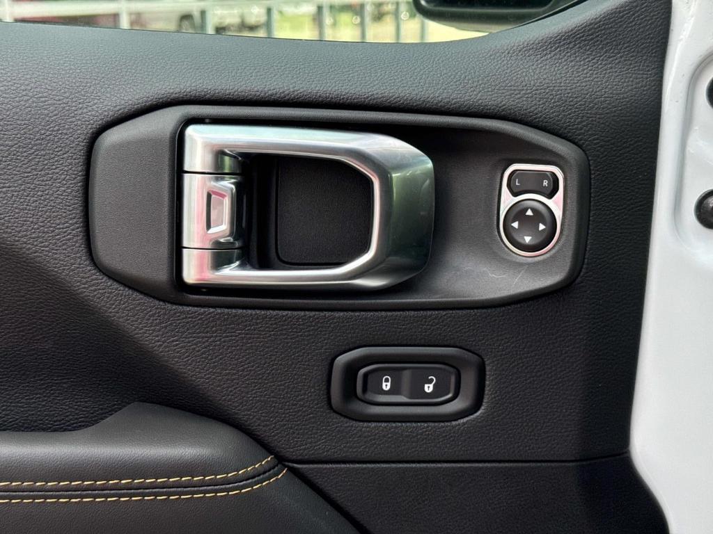 new 2025 Jeep Gladiator car, priced at $48,795