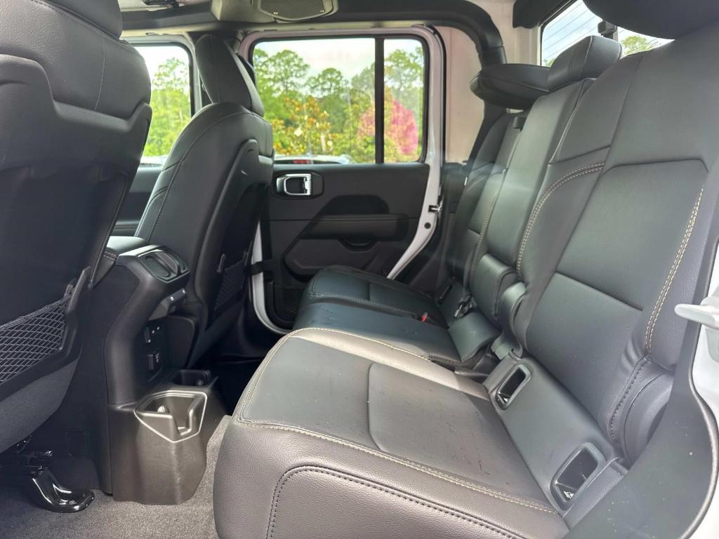 new 2025 Jeep Gladiator car, priced at $48,795