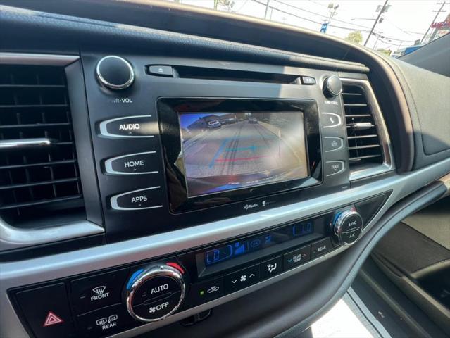 used 2015 Toyota Highlander car, priced at $10,988