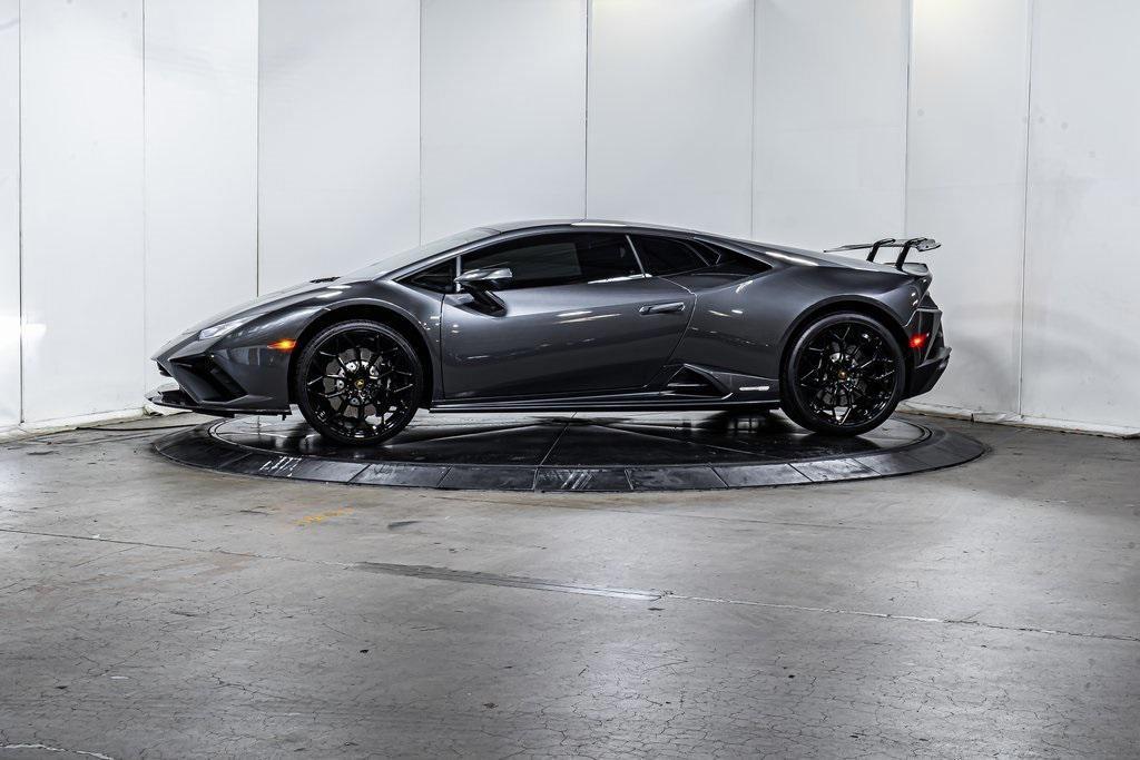 used 2022 Lamborghini Huracan EVO car, priced at $247,770