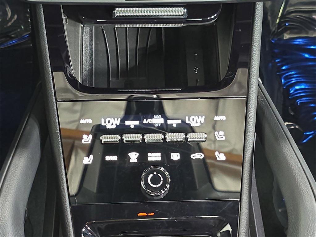 used 2025 Porsche Cayenne car, priced at $95,995