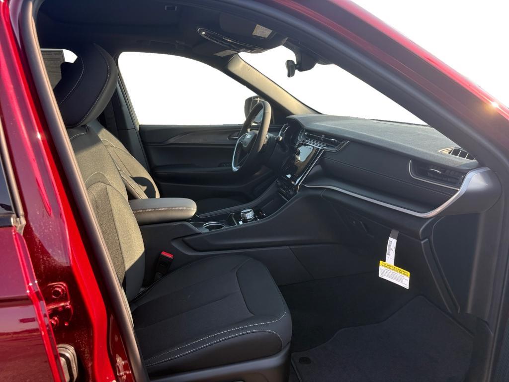 new 2025 Jeep Grand Cherokee car, priced at $36,106