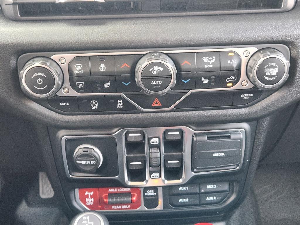 new 2025 Jeep Wrangler car, priced at $53,101