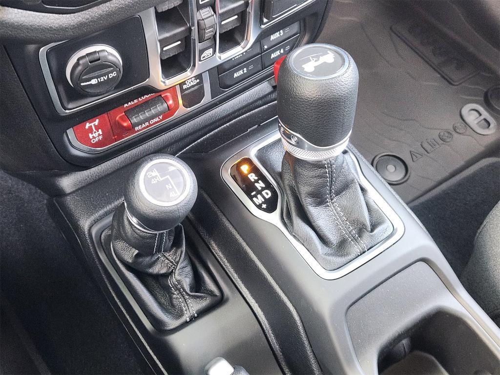 new 2025 Jeep Wrangler car, priced at $53,101