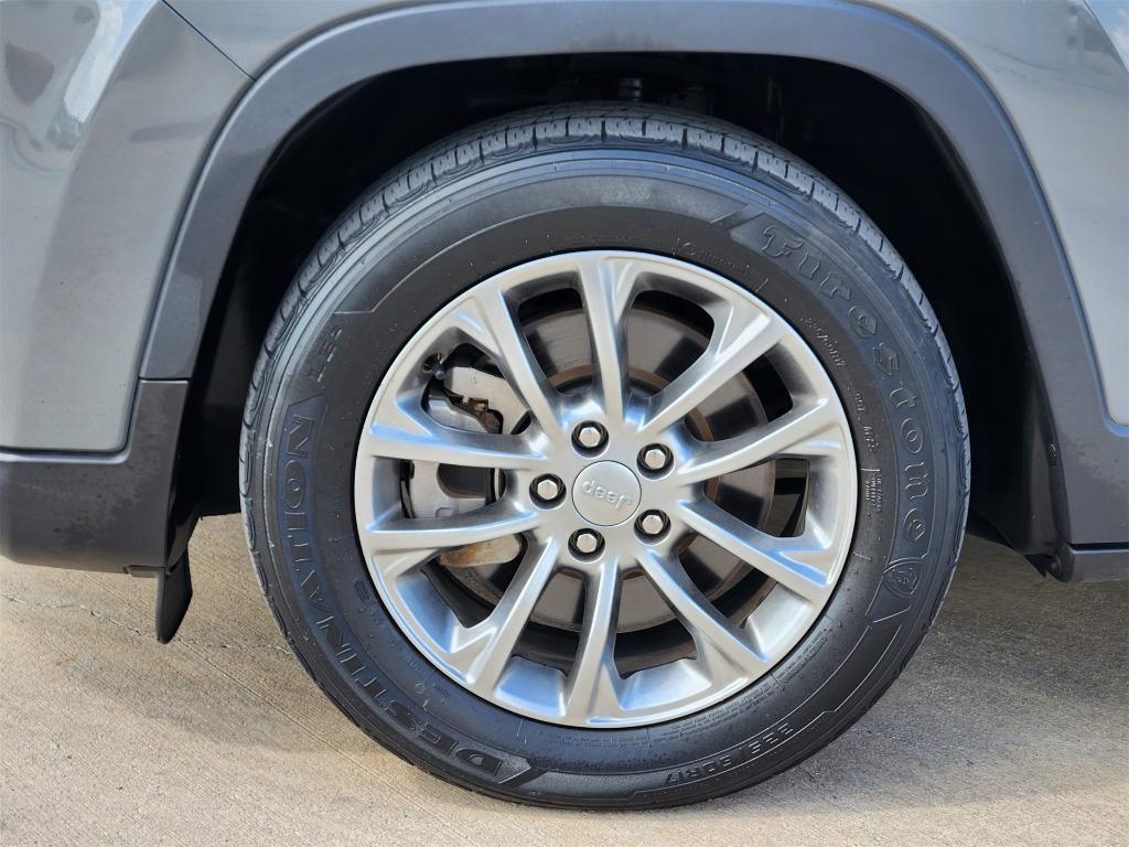 used 2021 Jeep Cherokee car, priced at $21,496