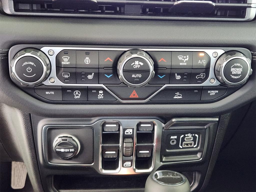 new 2025 Jeep Gladiator car, priced at $43,103