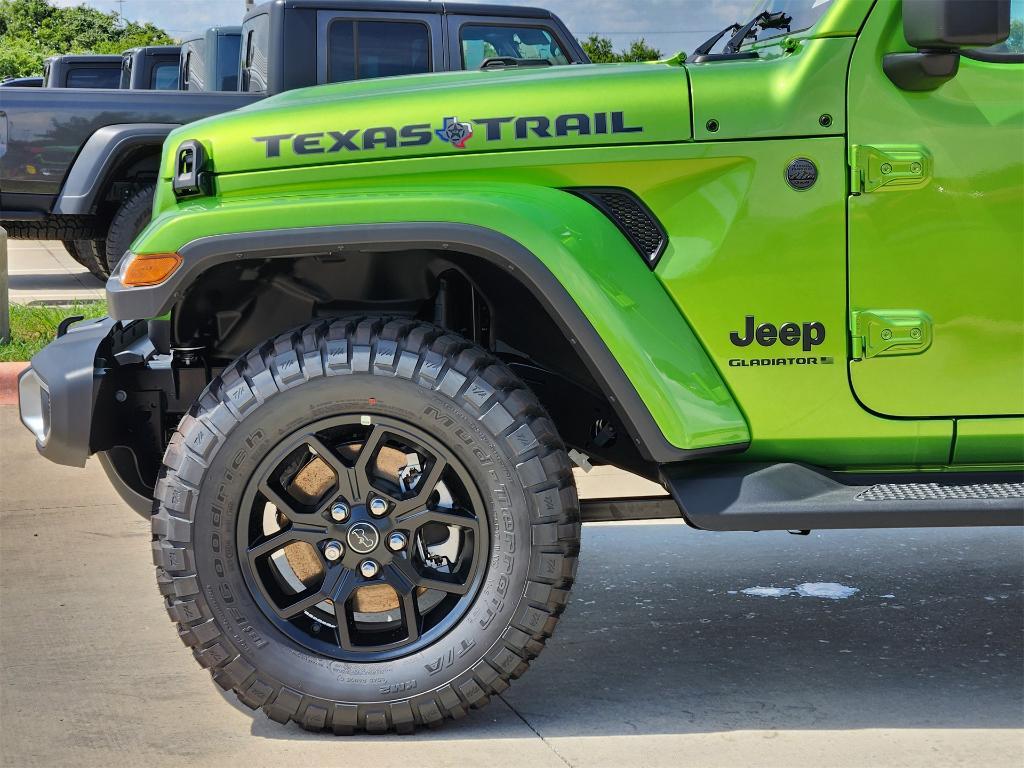 new 2025 Jeep Gladiator car, priced at $43,103