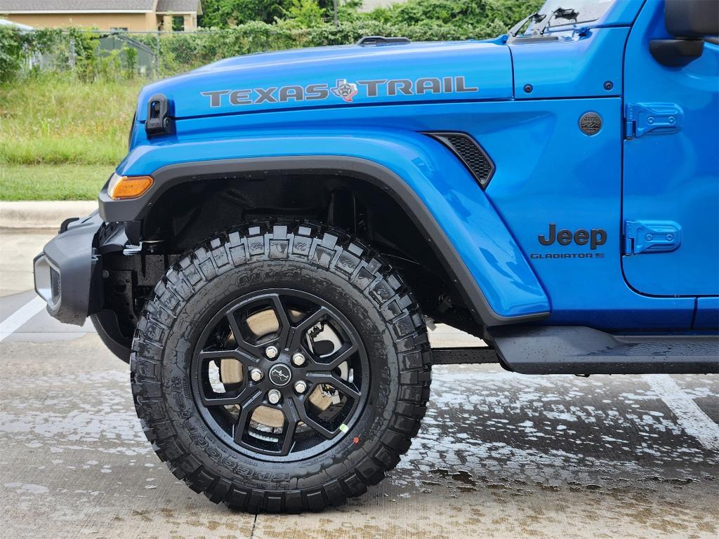 new 2025 Jeep Gladiator car, priced at $42,617