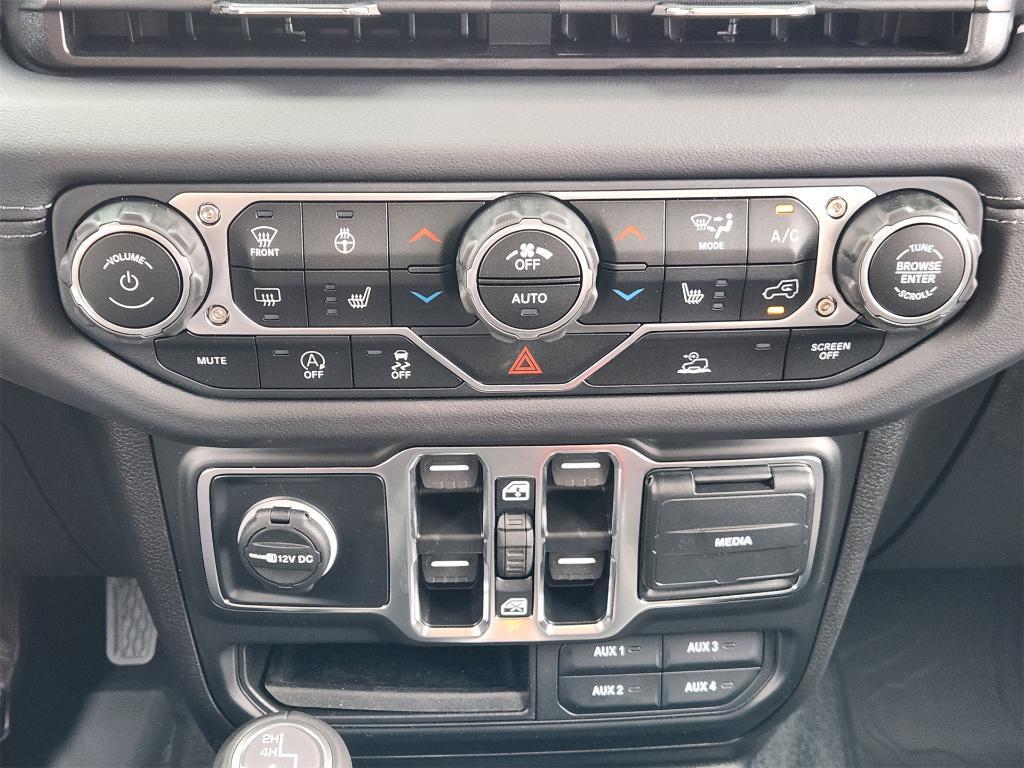 new 2025 Jeep Gladiator car, priced at $42,617