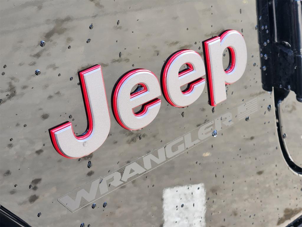 new 2025 Jeep Wrangler car, priced at $53,583