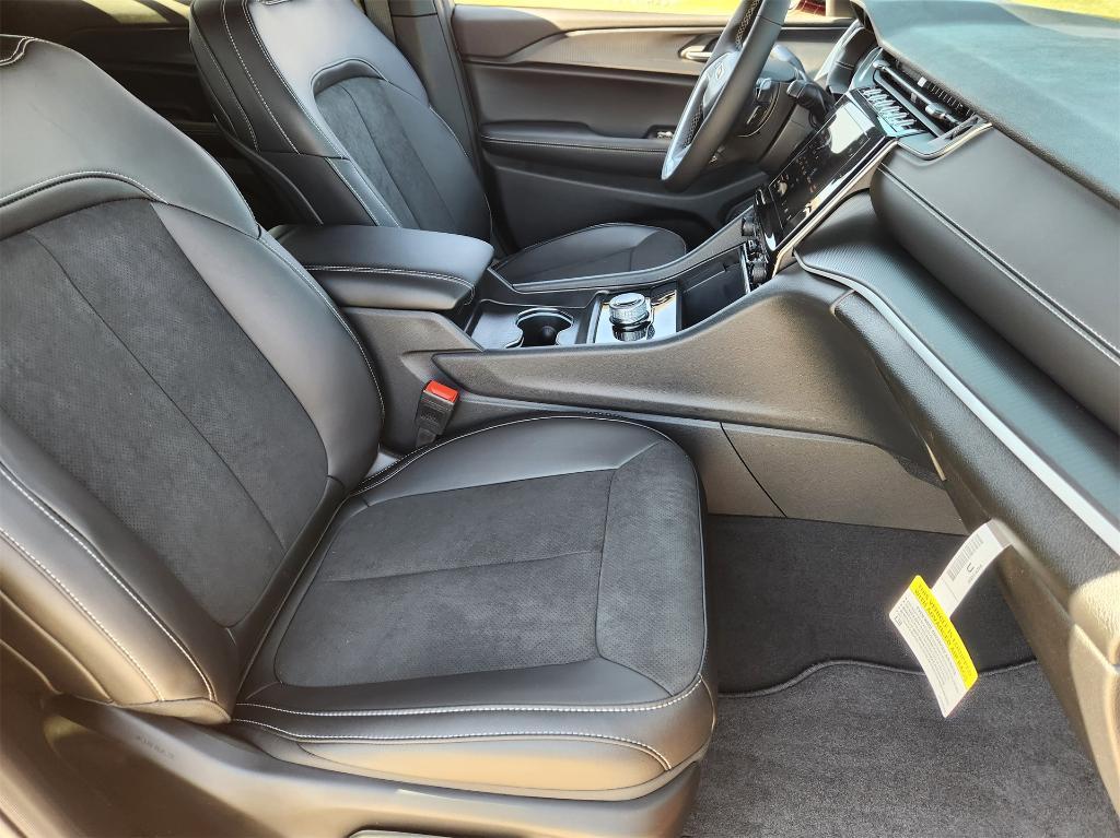 new 2025 Jeep Grand Cherokee L car, priced at $38,461