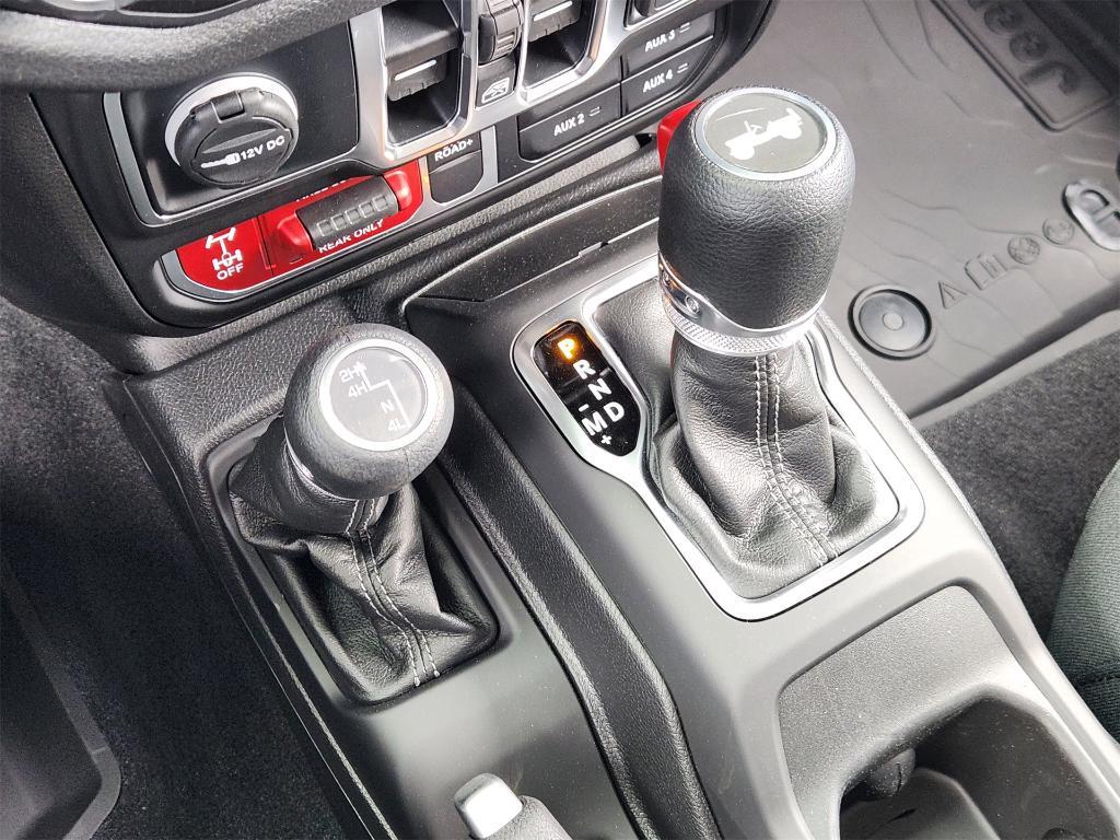 new 2025 Jeep Wrangler car, priced at $45,364