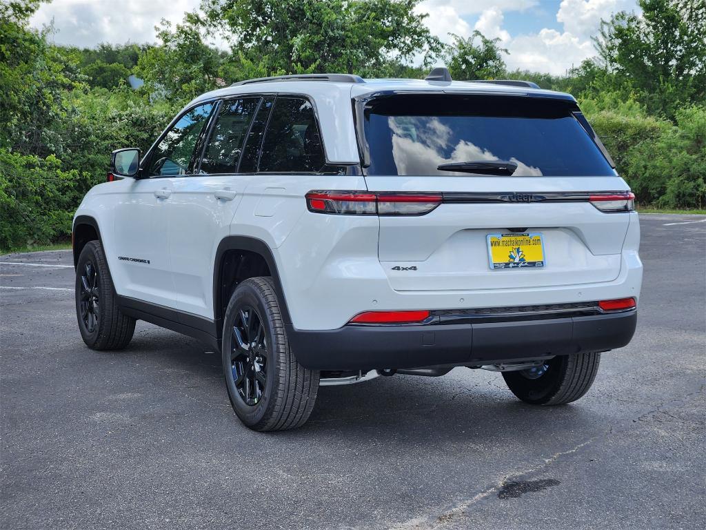 new 2025 Jeep Grand Cherokee car, priced at $41,999