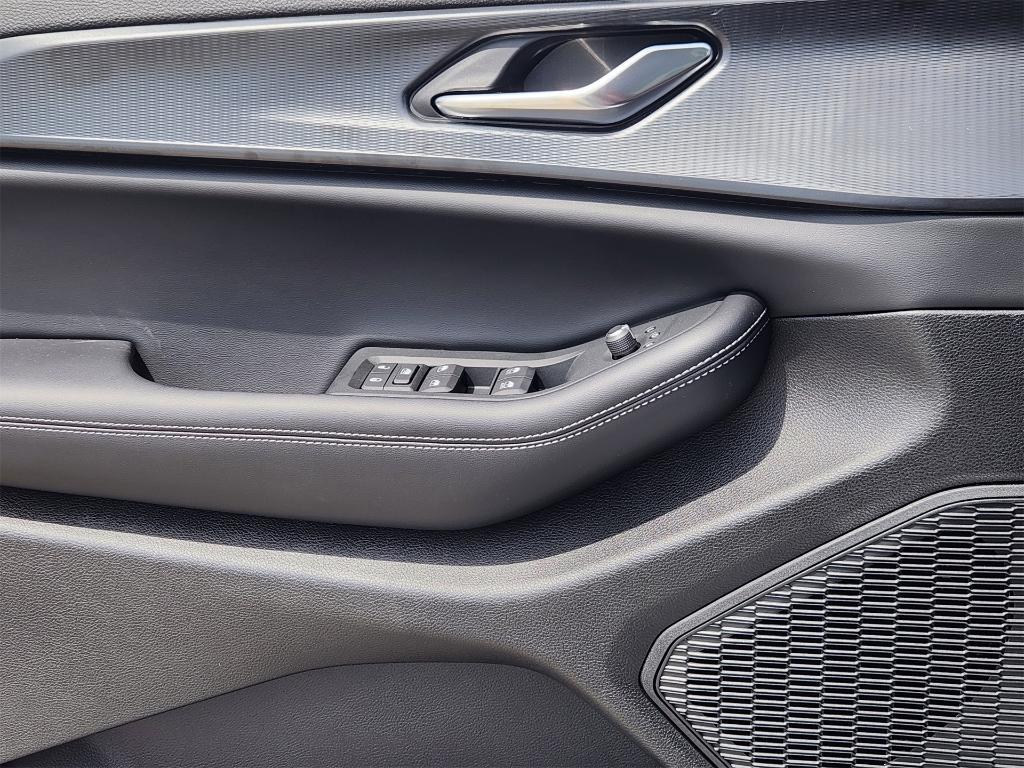 new 2025 Jeep Grand Cherokee car, priced at $38,434