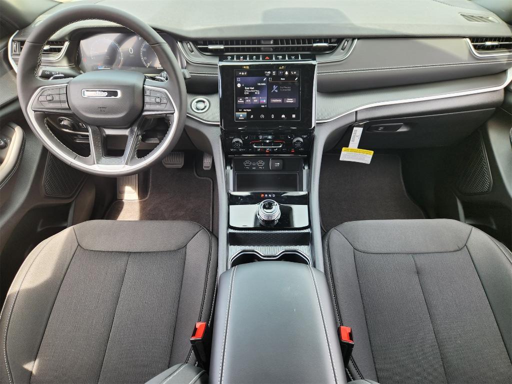 new 2025 Jeep Grand Cherokee car, priced at $38,434