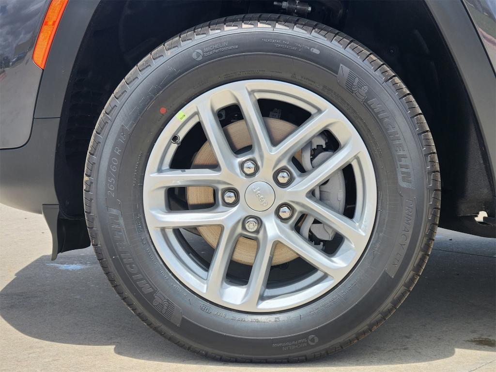 new 2025 Jeep Grand Cherokee car, priced at $35,443